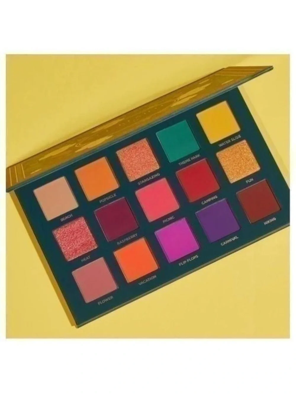 New! Ace Beaute Nostalgia Eyeshadow Palet